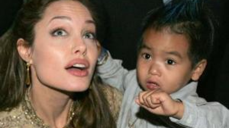 Анджелина Джоли купи нож на 7-годишния си син