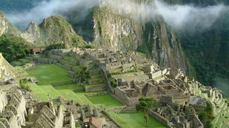 Френски туристи блокирани от демонстранти в Перу