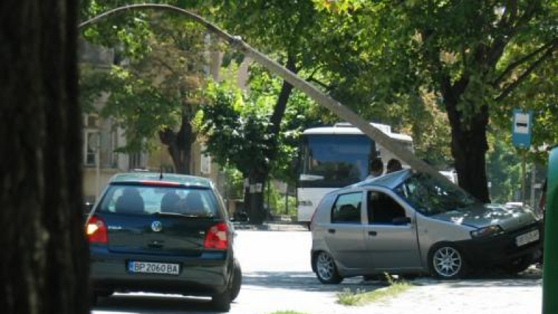 Двама загинаха в катастрофа на пътя Бургас- Созопол