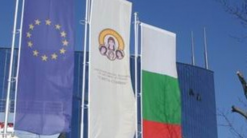 МДААР поръчва нови пилони за знамена за българските ГКПП