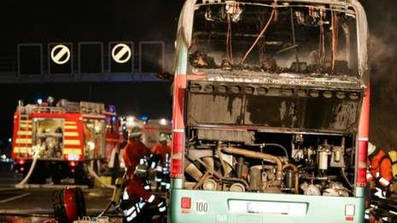20 загинаха при пожар на автобус в Германия
