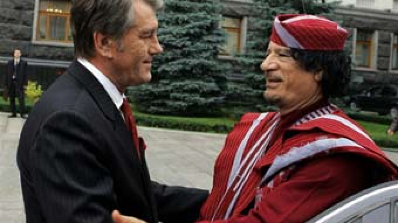 Кадафи подари на Юшченко шатрата си