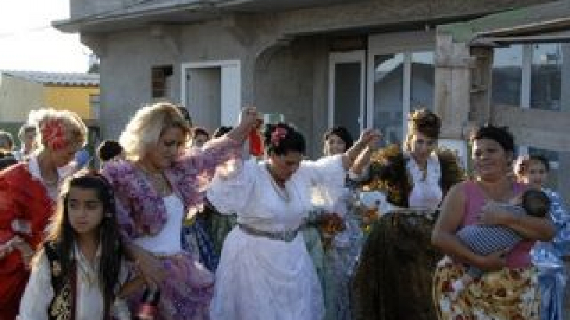 ДПС в Пазарджик вещае етнически взрив за забранени сватби