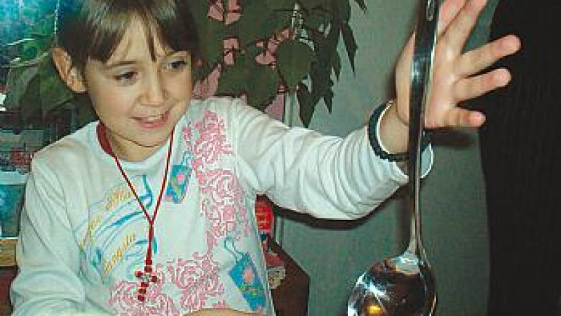 Феноменът Йелена Момчилов - 8-год. българче от Западните покрайнини 