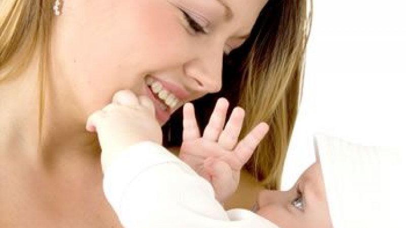 НДСВ ще настоява платеното майчинство да стане 12 месеца