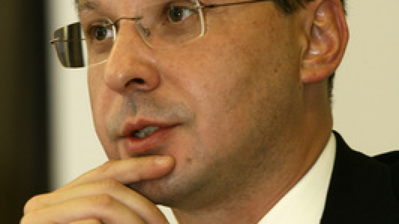 Станишев разкритикува Брюксел заради спрените пари