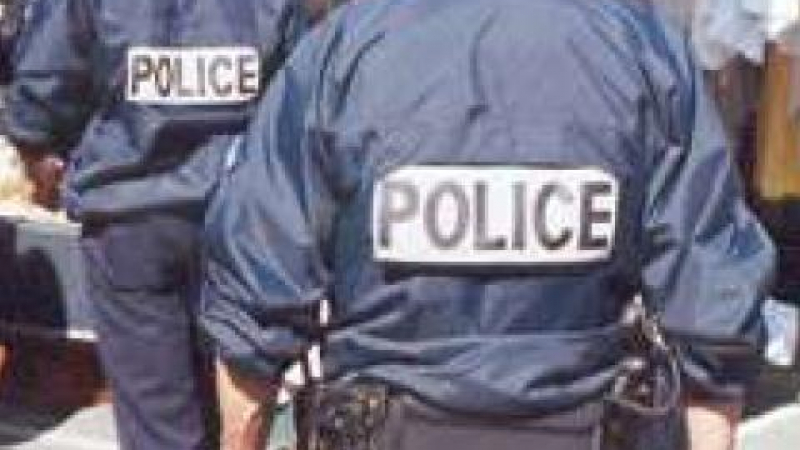 Уволняват дисциплинарно двама полицаи в Перник заради далавера с нафта от БДЖ