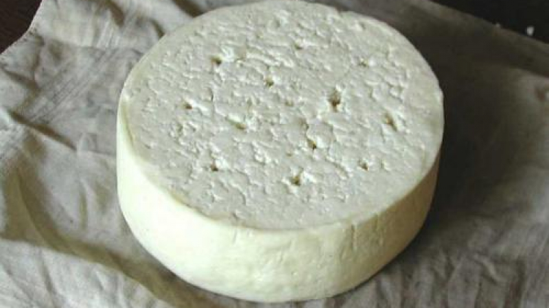 Правят "кризисен" тест на сиренето в магазините, дирят вредни съставки