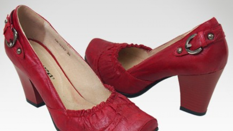 Ярките обувки вдигат настроението на хората със затруднения при ходене
