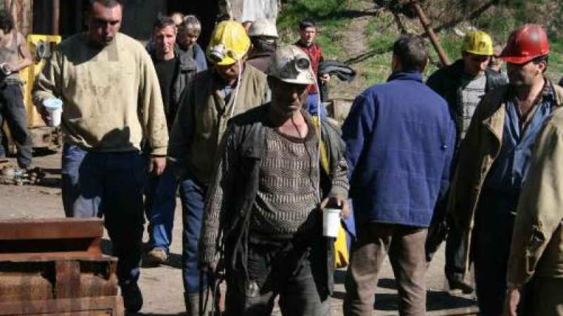 Синдикатите чакат петима министри за кризата в мините