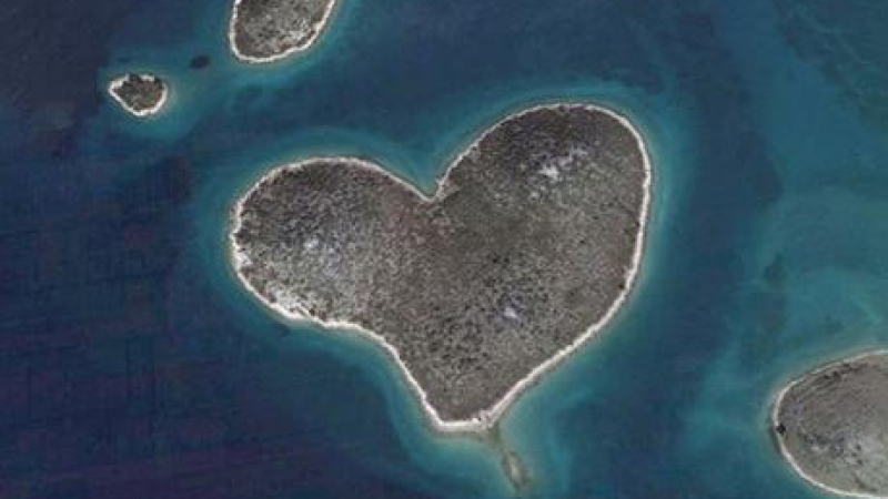 Хърватско островче във формата на сърце – сензация за влюбените