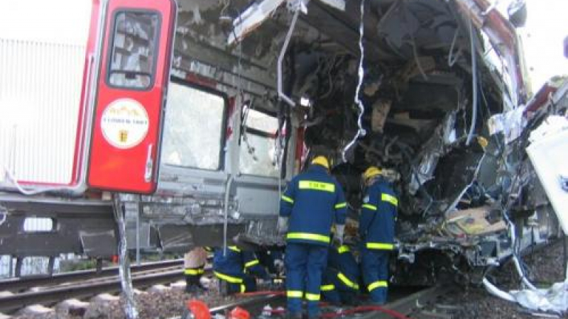 Най-малко 16 са загиналите след влакова катастрофа