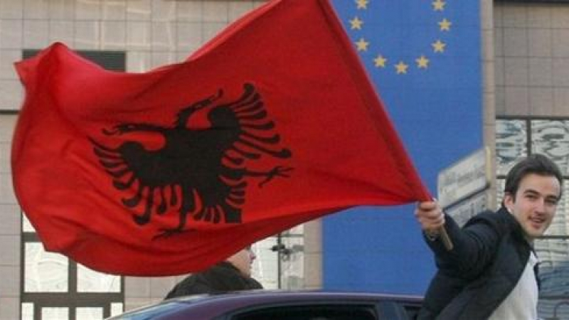 Една година независимо Косово: Фактор за сигурността и мира в региона