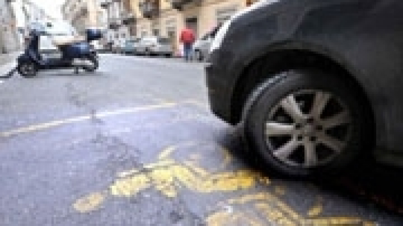 350 инвалиди „мъртви души“ паркирали в Торино