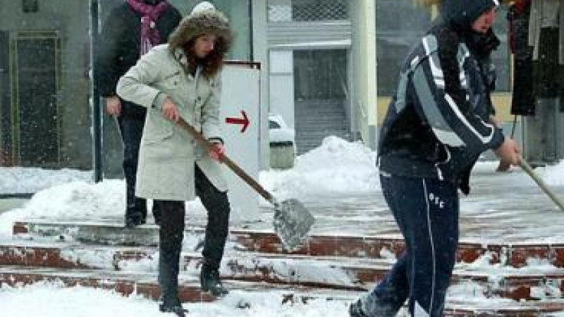 Бум в продажбите на лопати за сняг в Сърбия