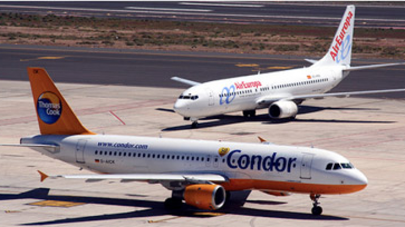 Руски пътнически амолет кацна аварийно на летището в Минск
