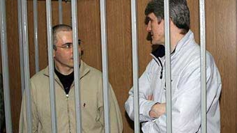 Докараха Ходорковски и Лебедев в Москва за нов процес срещу тях