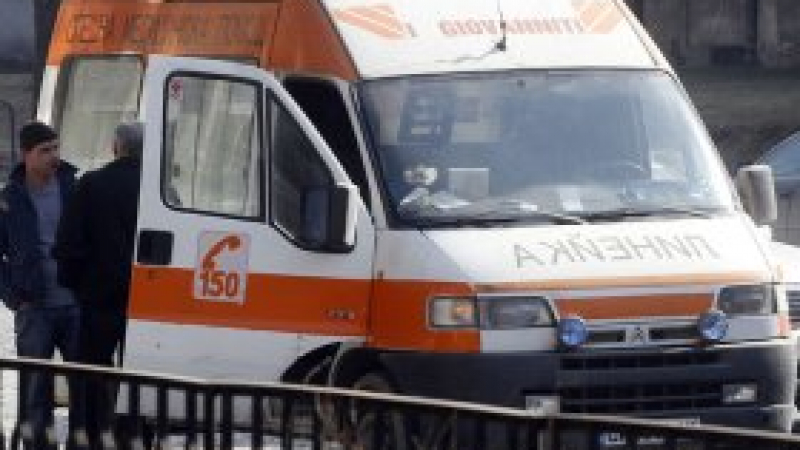 28-годишен шофьор е настанен след катастрофа в "Пирогов"