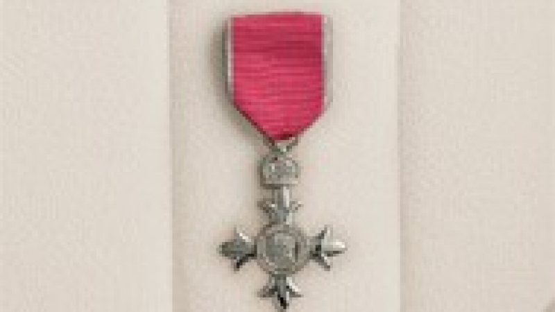 Проф. Ангел Станков е награден с почетния орден Член на Британската империя