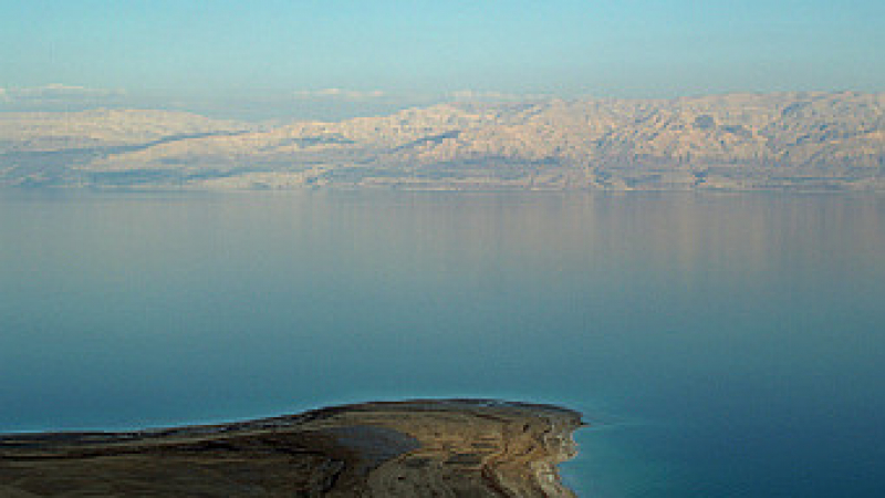 Мъртво море умира