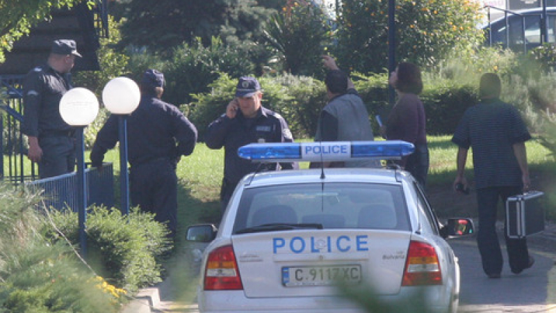 Полицията в Бургас задържа трима крадци 