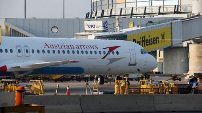 Самолет Виена – София се приземи принудително след излитането си, имало BG политици 
