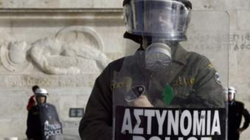 Бодигард на премиера на Гърция се простреля в крака