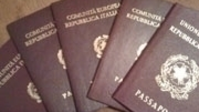 Италианските паспорти вече се получават и в магазините за цигари