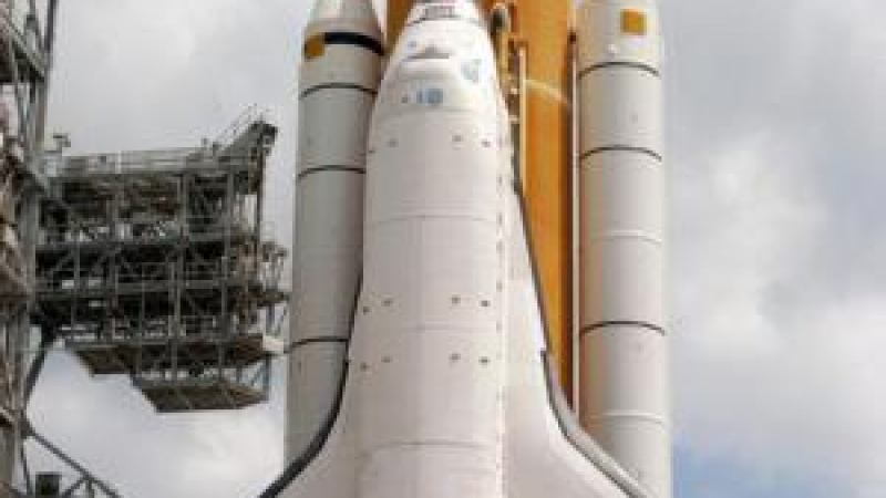 НАСА зарежда горивото на "Дискъвъри"