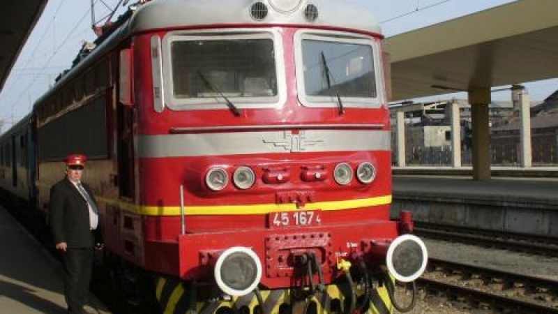 Променят до 23 март разписанията на някои влакове между Пазарджик и Септември

