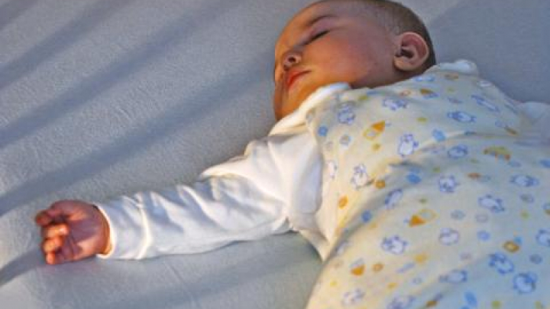 Спасиха 2 недохранени двугодишни бебета