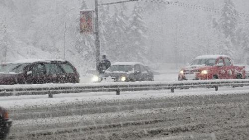 Продължава да вали сняг в Благоевград и Кюстендил 