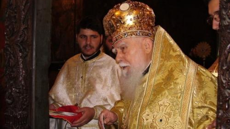 Станишев утре при патриарх Максим 