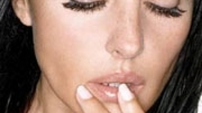 Моника Белучи с най-перфектните устни в света