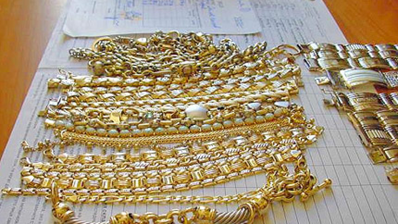 10 кг златни накити, скрити в радиатора на климатик, иззеха митничари 