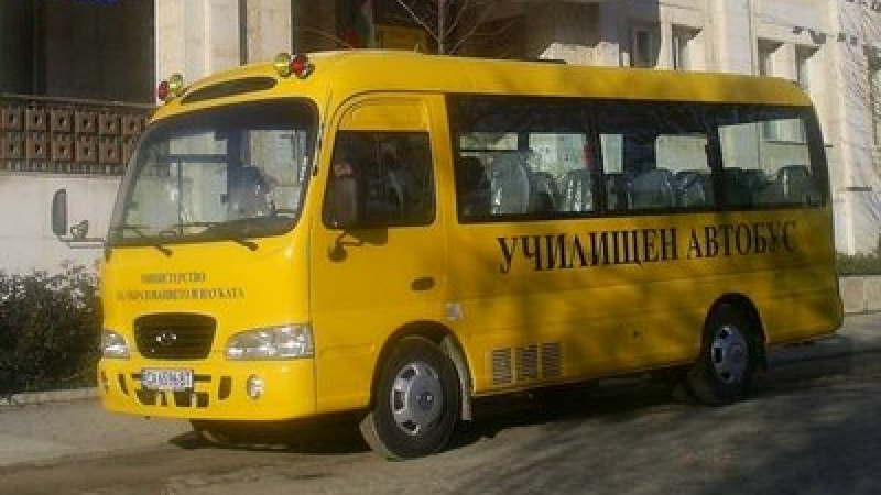 Автобус с 32 деца закъса до Драгалевския манастир 
