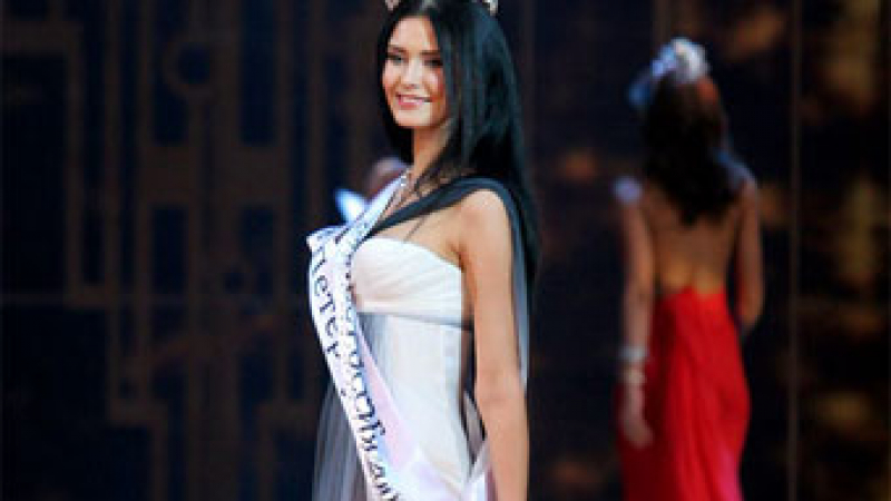 Спират “Мис Русия-2009” от участие в “Мис Свят” заради порноскандал