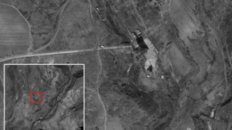 Снимаха севернокорейската ракета на стартовата площадка