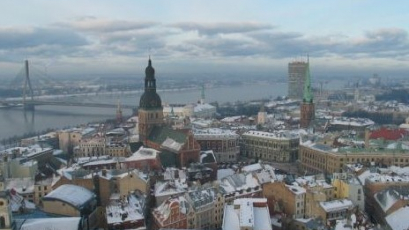 Латвийското правителство ще намали министерските заплати с 20%