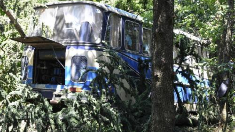 Собственикът на автобуса-убиец остава в ареста 