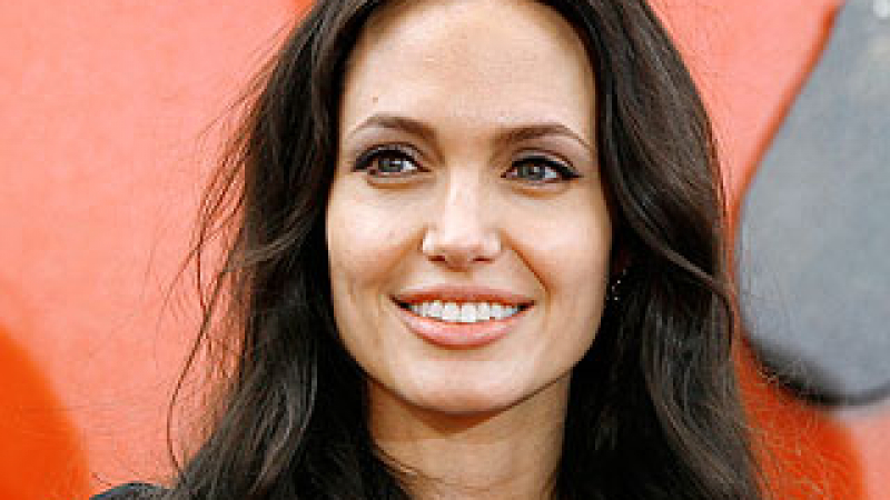 Анджелина Джоли първа сред най-влиятелните знаменитости