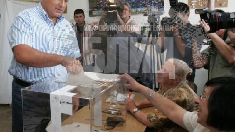 Борисов: Приемаме подадената ръка от сините, поздравявам Станишев за второто място