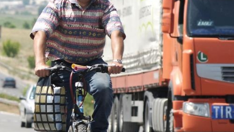 Съвестен гражданин измина 120 км на колело, за да гласува 