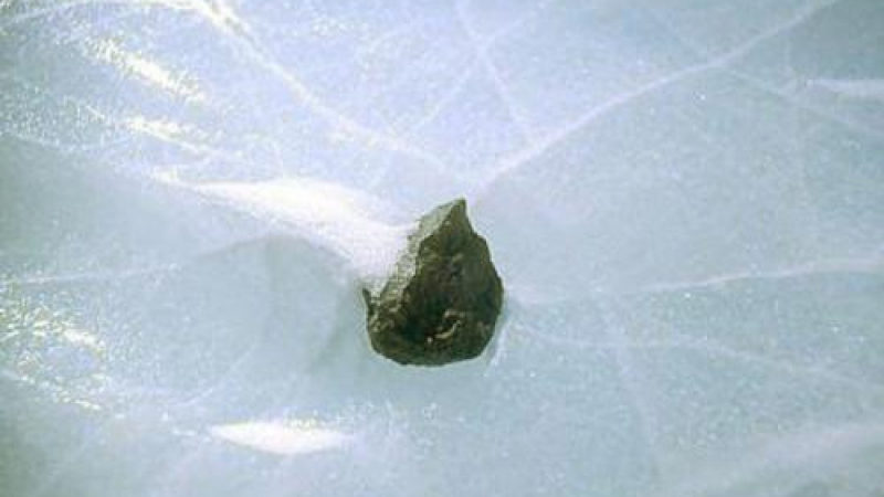 Метеорит падна върху германски тийнейджър
