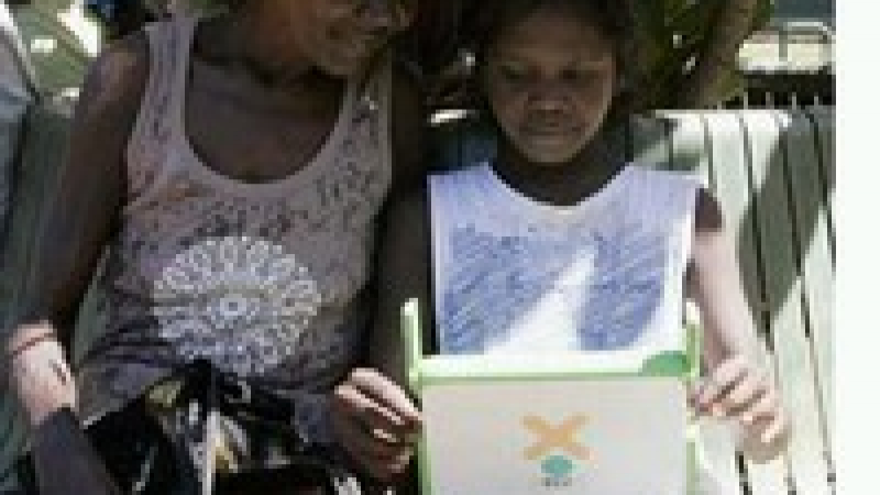 Аборигените се сдобиха с лаптопи
