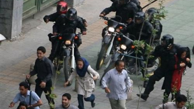 Полицията конфискува камери на американски журналисти в Техеран