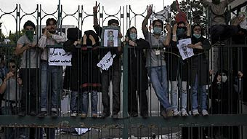 Организаторите на безредиците в Иран заплашени със смъртна присъда