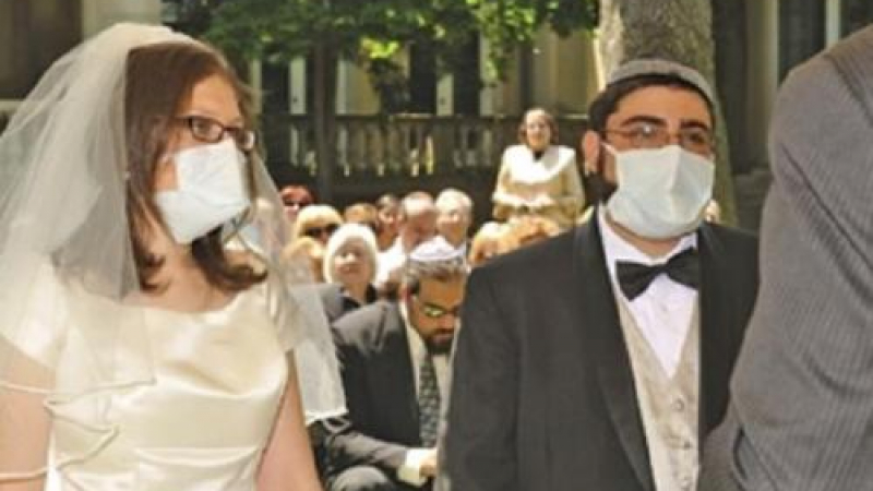 Двама болни от новия грип се ожениха
