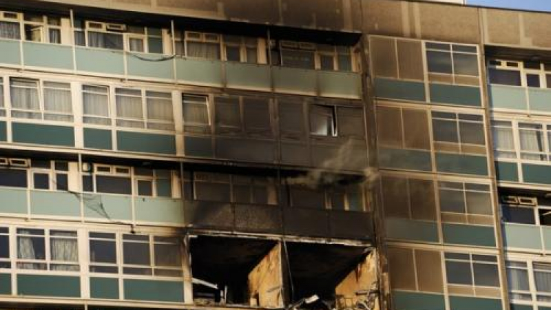 Шест души изгоряха в пожар на жилищен блок