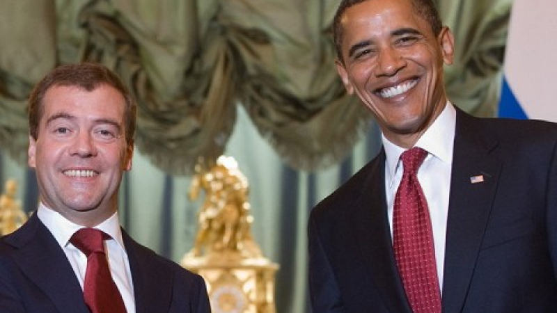 Обама и Медведев единни за атомното разоръжаване